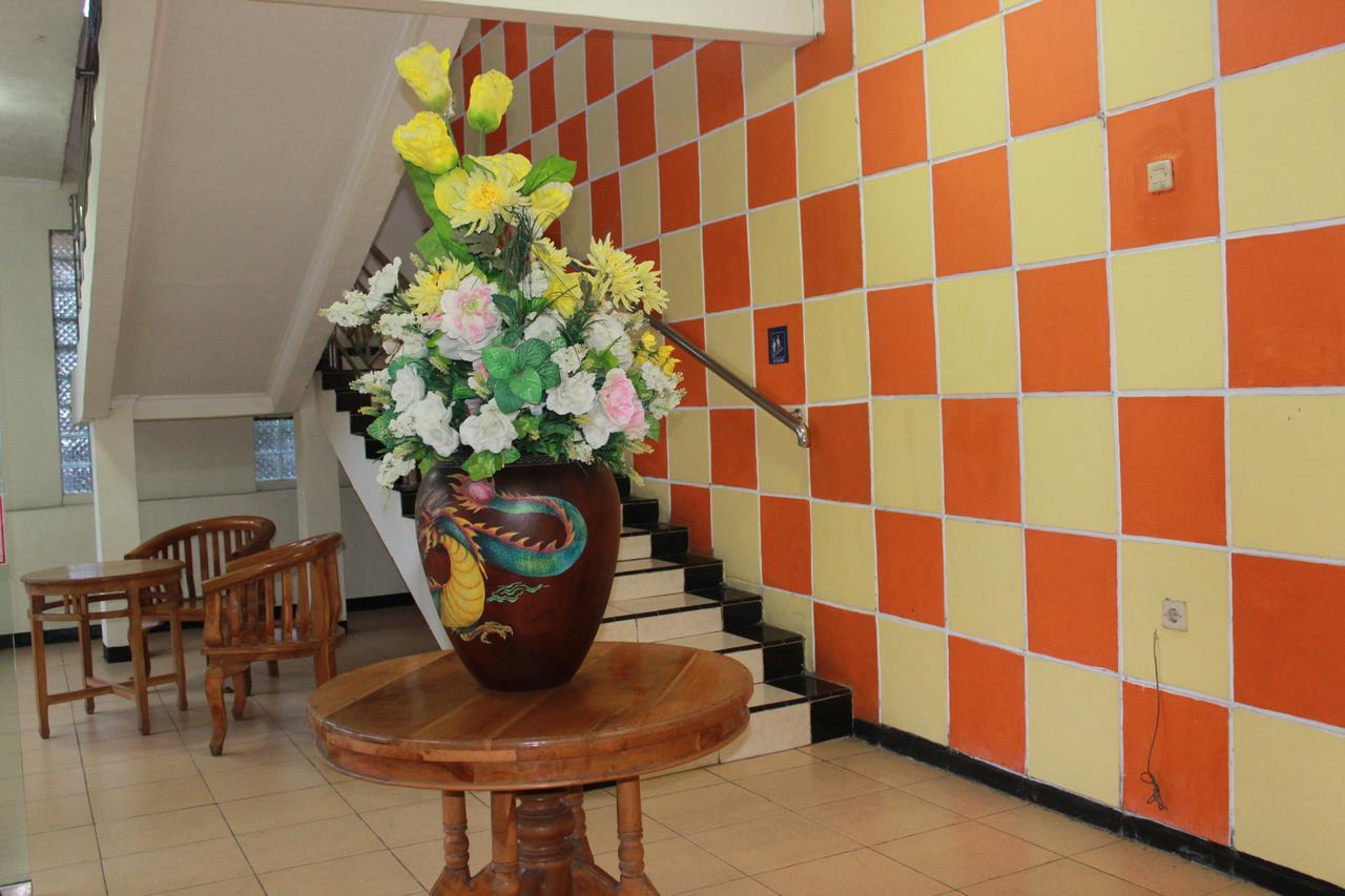 Sinar Bintang Hotel Cepu Exterior photo